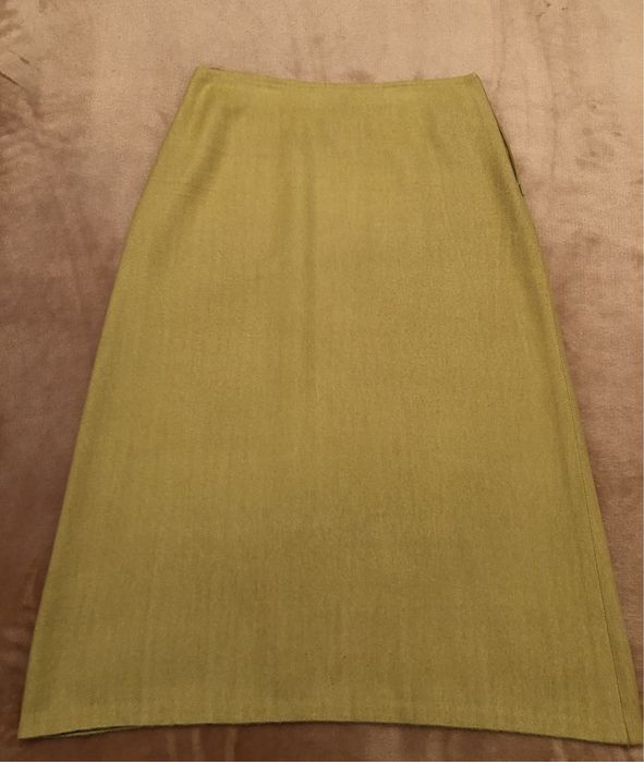 Saia DKNY comprida, verde mostarda. Tam 6.