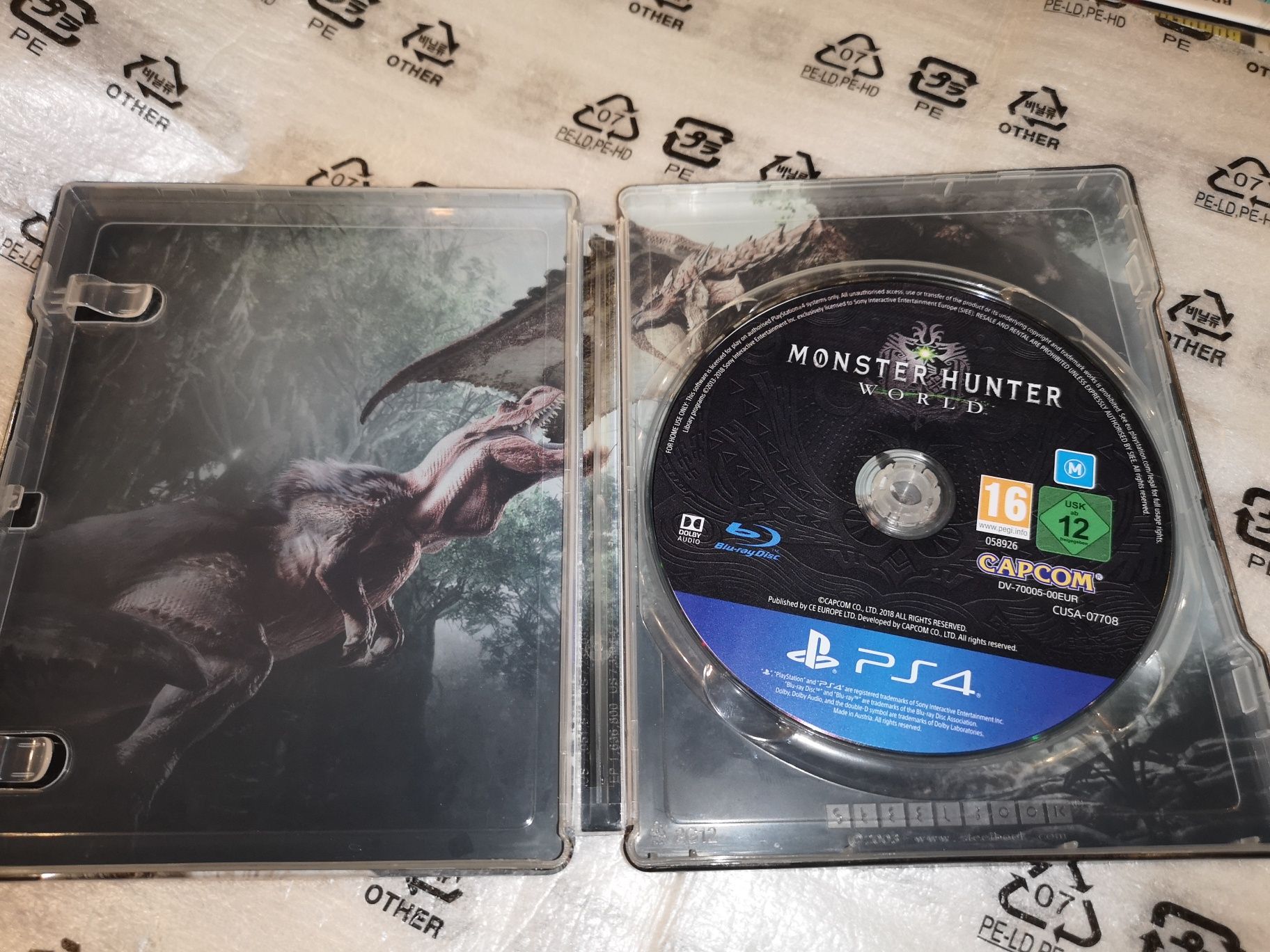 Monster Hunter World PS4 gra + STEELBOOK (stan BDB)