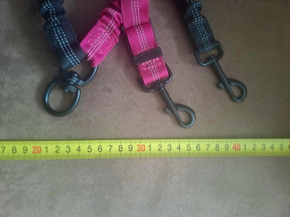 Smycz podwójna rozciągliwa do prowadzenia dwóch psów na jednej smyczy