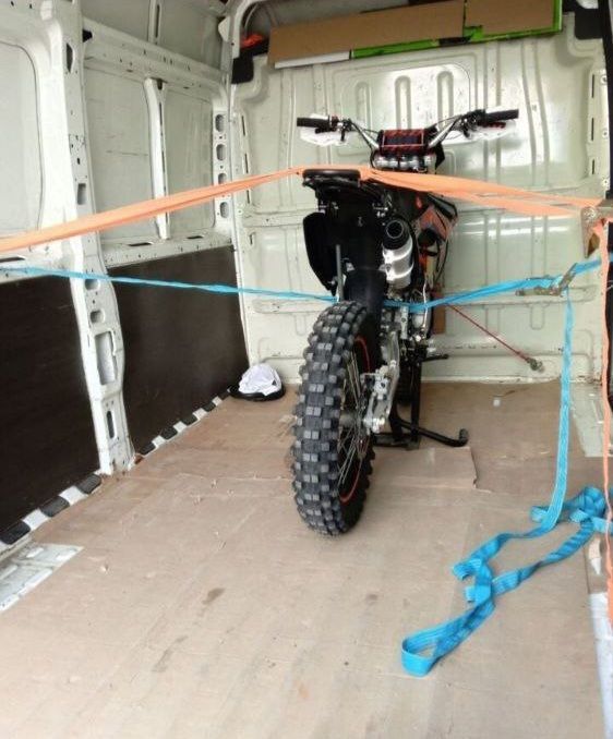 Доставка грузов  Перевезення Грузове таксі  Вантажні перевезення Грузч