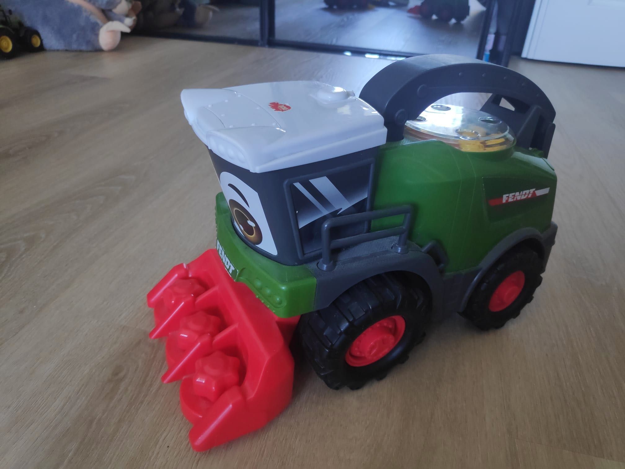 Fendt - Traktor spychacz i kombajn