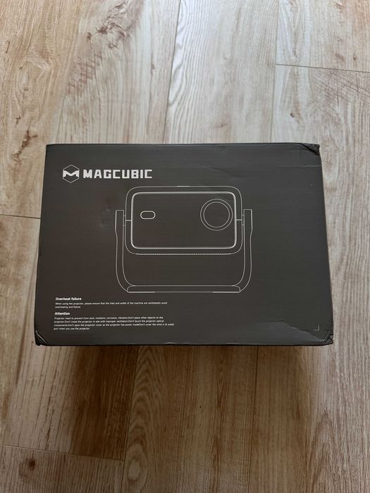 Magcubic L018 проектор 4K з автофокусом та Android 11 для кіно і відео