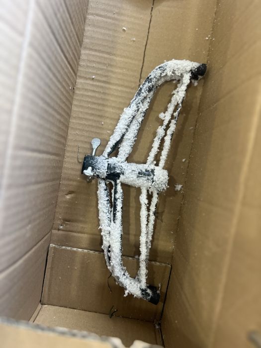 Arvore natal com neve 150cm + decoracao dourada