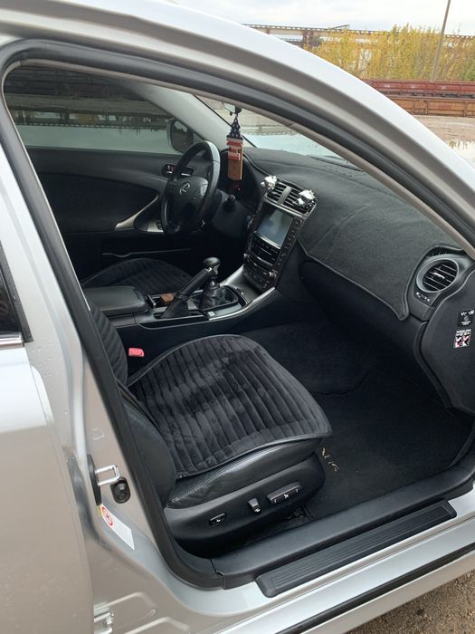 Продам Lexus IS