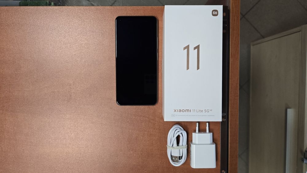 Xiaomi 11 Lite 5G NE Dual Sim 128GB/8GB RAM biały, stan bdb