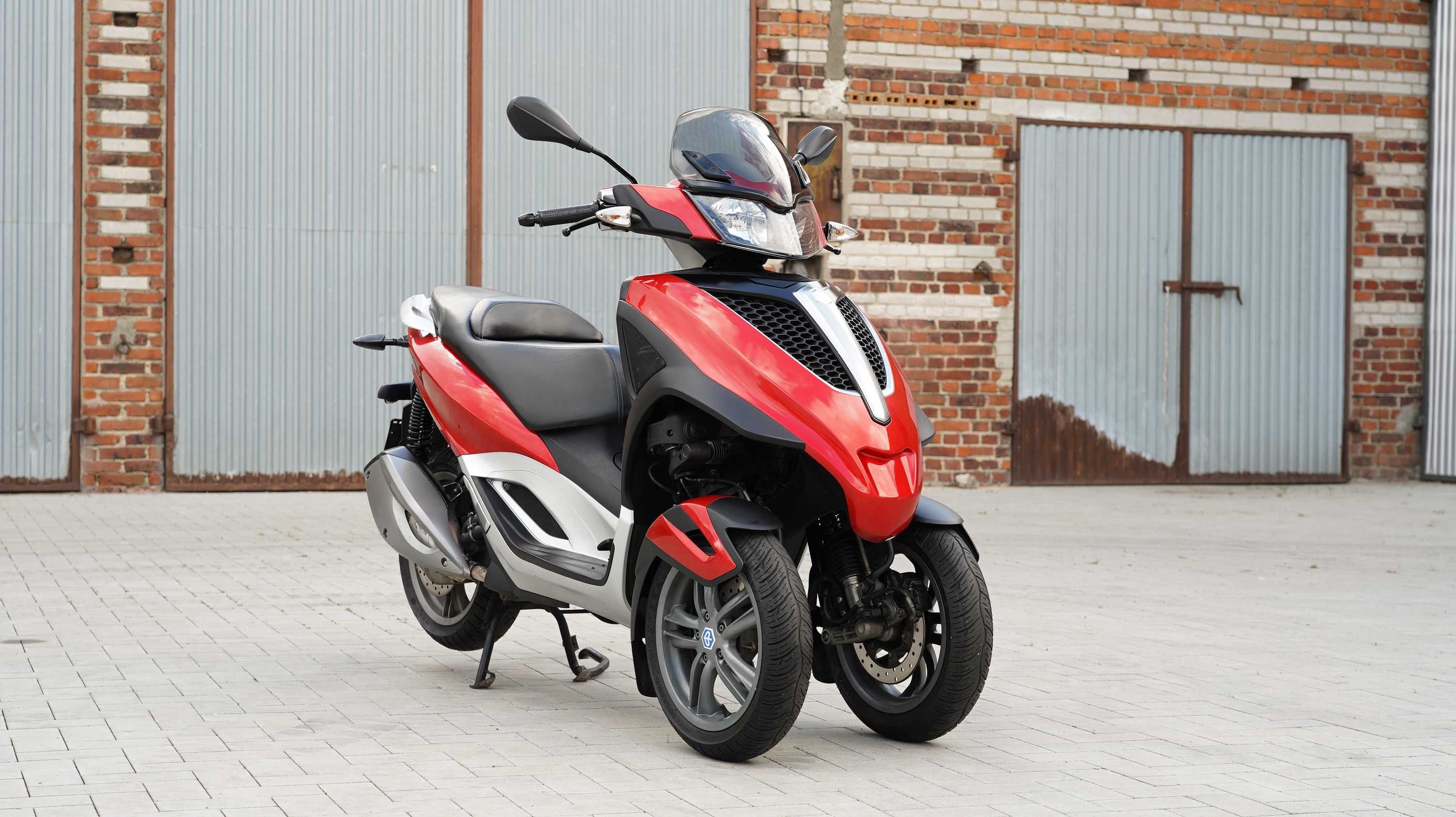 piaggio MP3 300 LT -- L5e