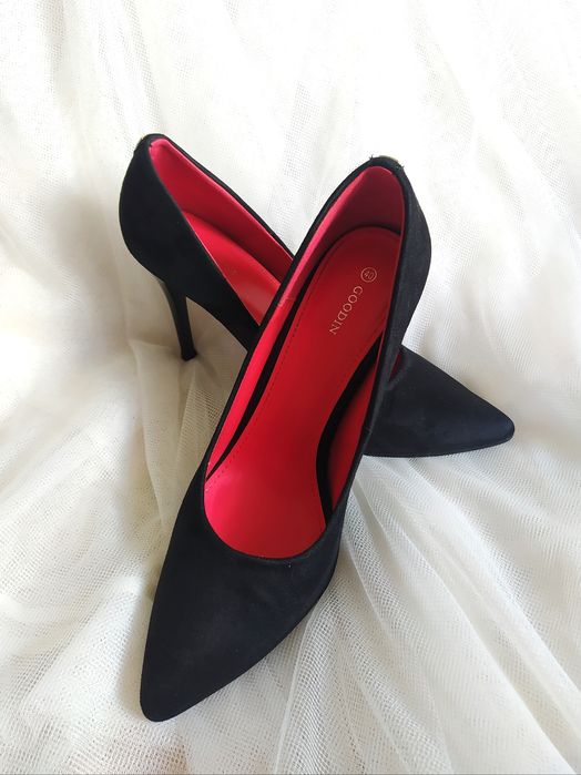 Goodin czarne szpilki z czerwoną podeszwą 10 cm rozmiar 40 w szpic but