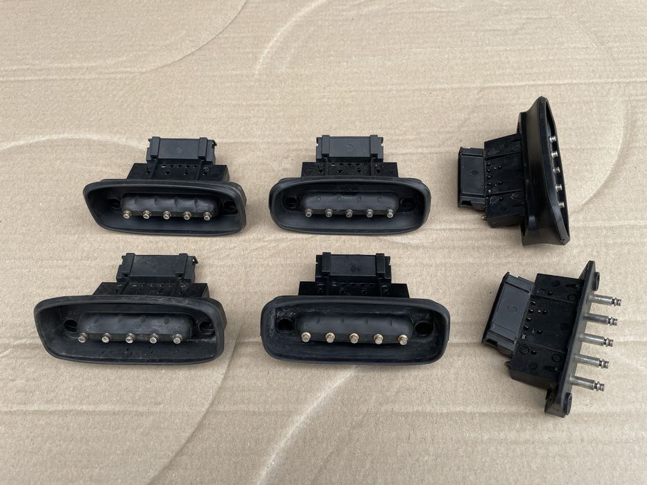 Контакт боковой двери на VITO-VIANO W639