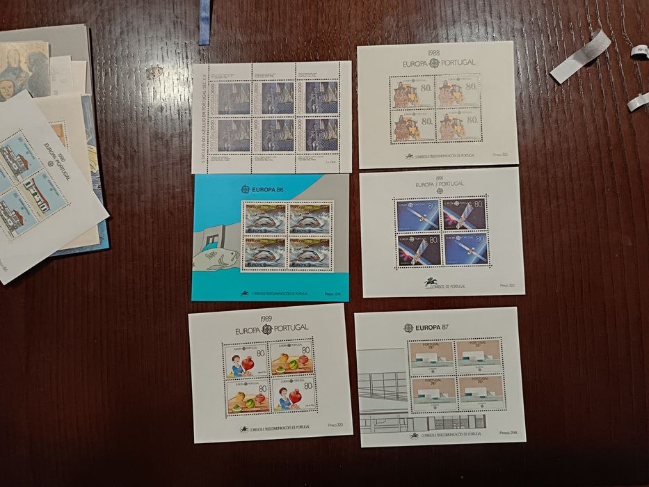 Blocos novos sem sinal de charneira