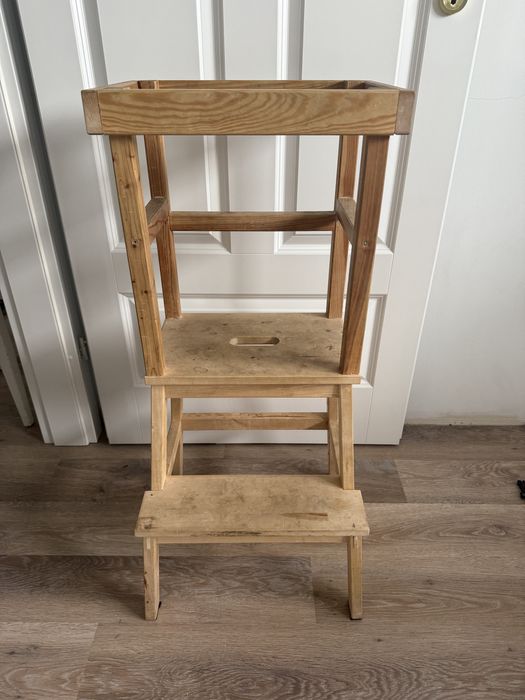 Drewniany kitchen helper