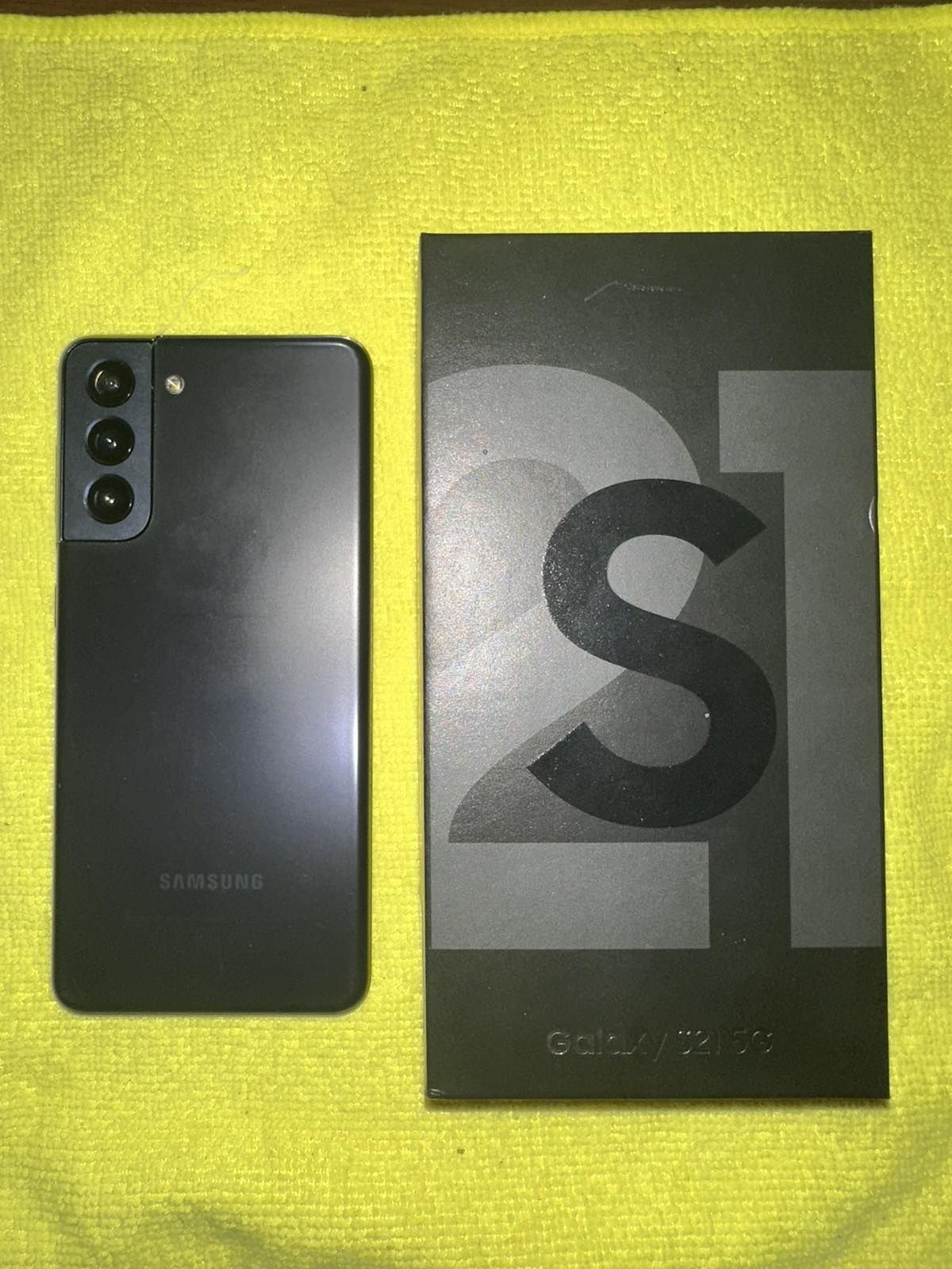 Смартфон Samsung S21