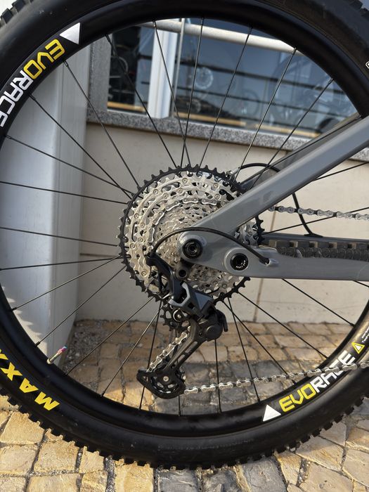 bicicleta E-MTB Evoflow - (CEF50) Full Carbon