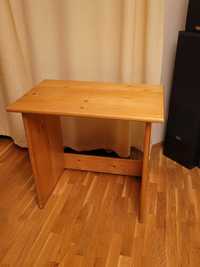 Małe biurko sosnowe