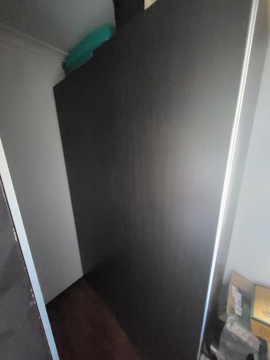 Armário IKEA com iluminação