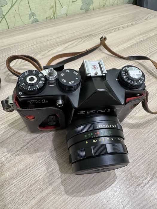 Фотоаппрат ZENIT TTL с объективом helios-44M 2/58