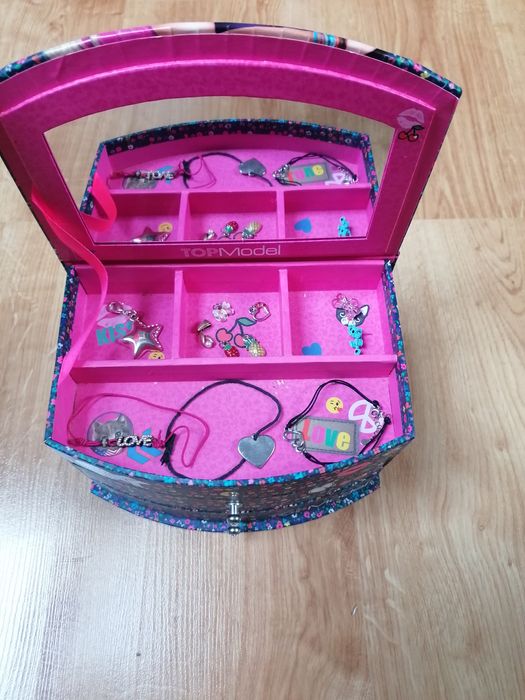 OKAZJA Top Model szkatułka duża + gratisy w środku