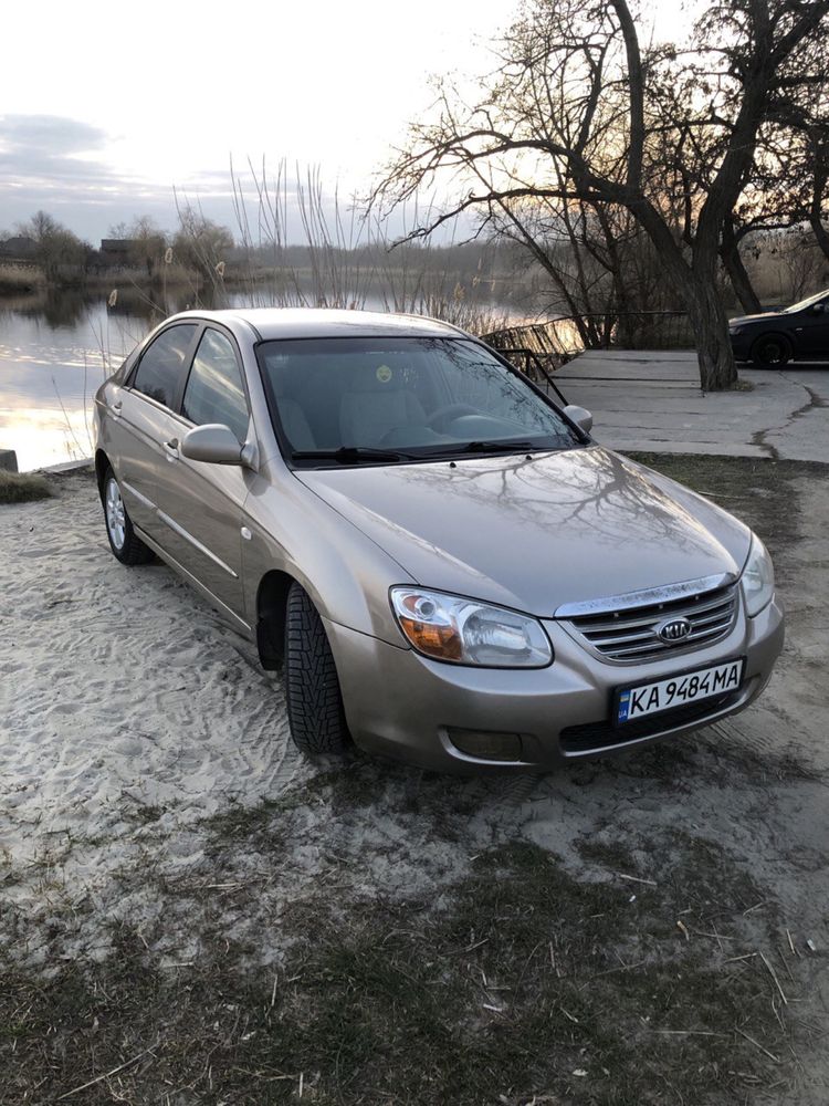 Kia Cerato 2л автомат газ/бензин 2007год