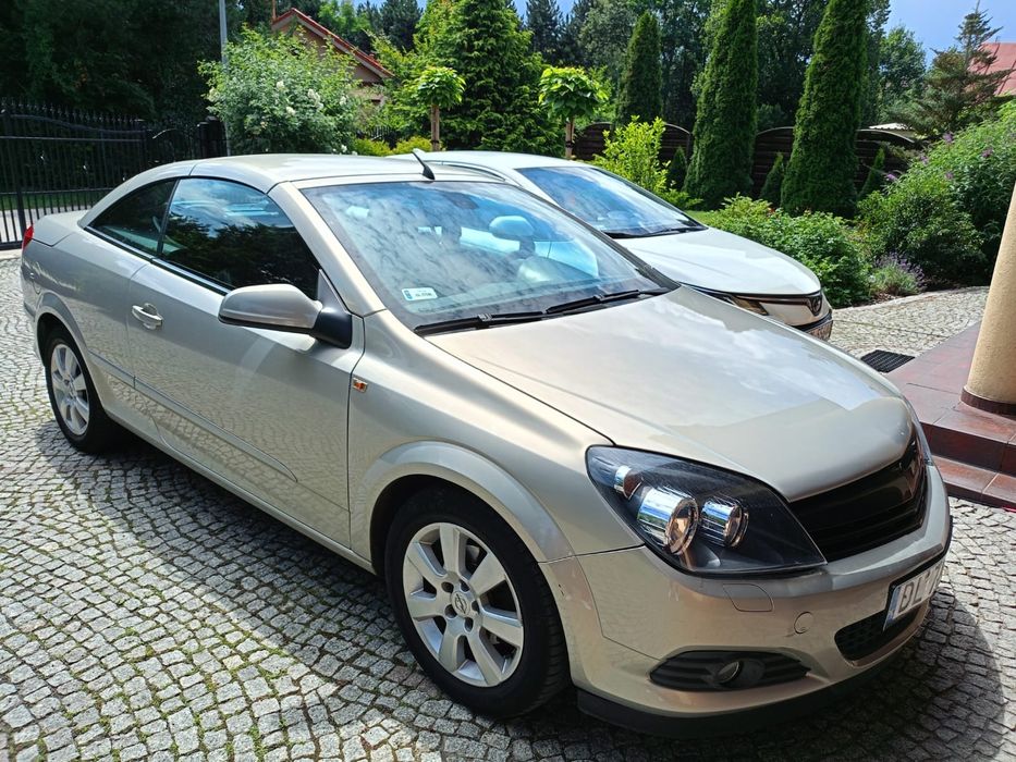 Wyjątkowy Opel Astra Twin Top Cosmo (2007) - Złoty Kabriolet z Gazem!