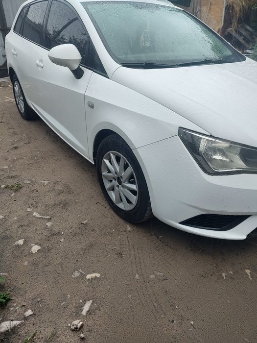 Продаю автомобіль сеат ібіця дуже економний та надійн автомобіль сеат