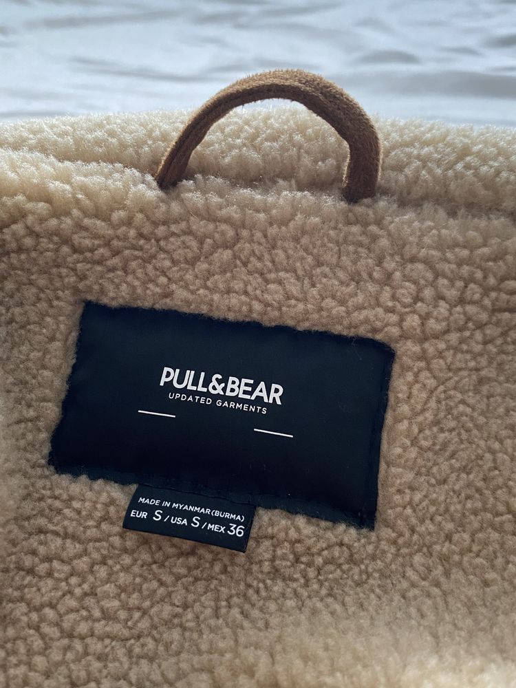 Kurtka Pull&Bear z meszkiem