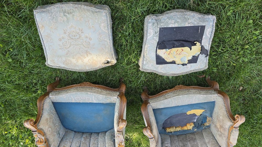 Dwa fotele Ludwiki do renowacji