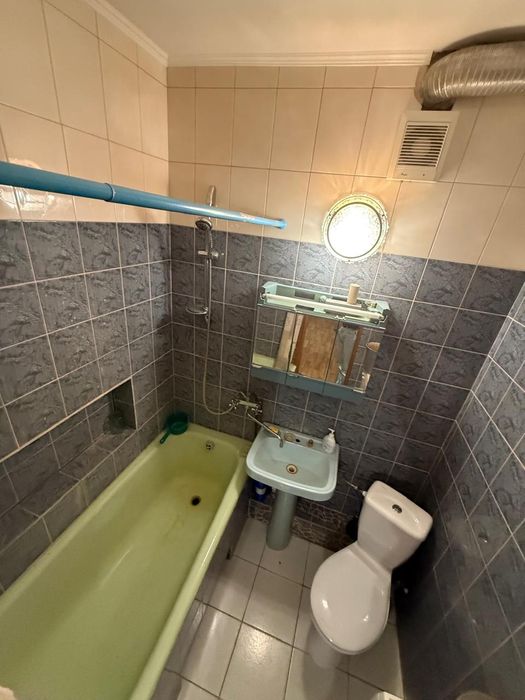 Продаю 2х комнатную квартиру в Центре.