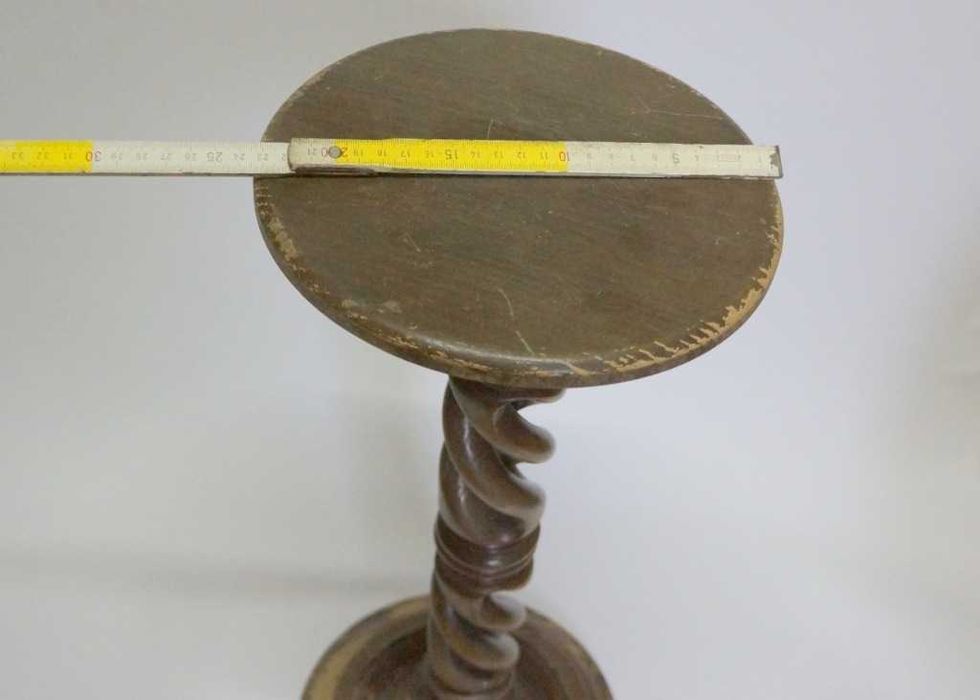 stary kwietnik drewniany rzeźbiony