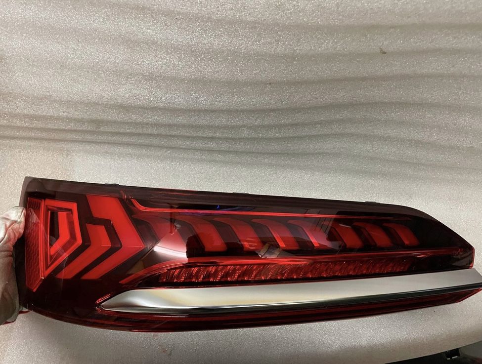 Задні фонарі Audi Q7 рестайл оригінал Європа