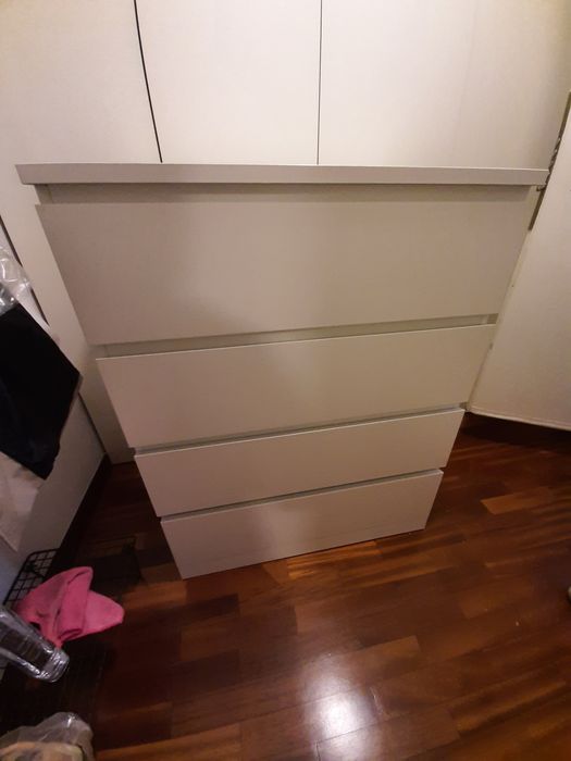 Cómoda IKEA Malm 4 gavetas