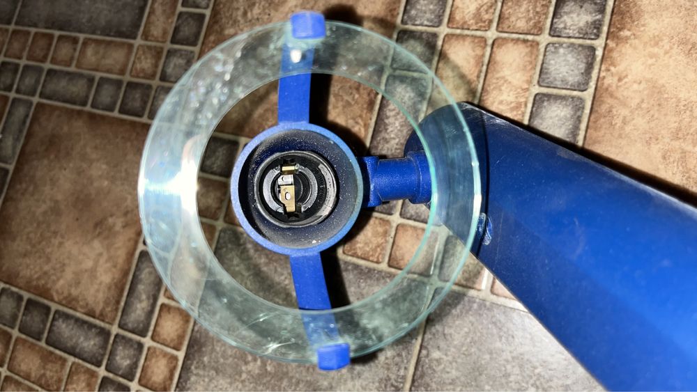 Lampa sufitowa niebieska