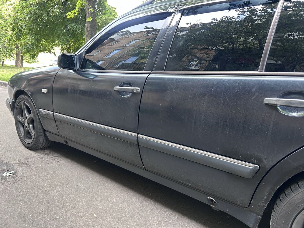 Продам mercedes e-class w210 ОМ606