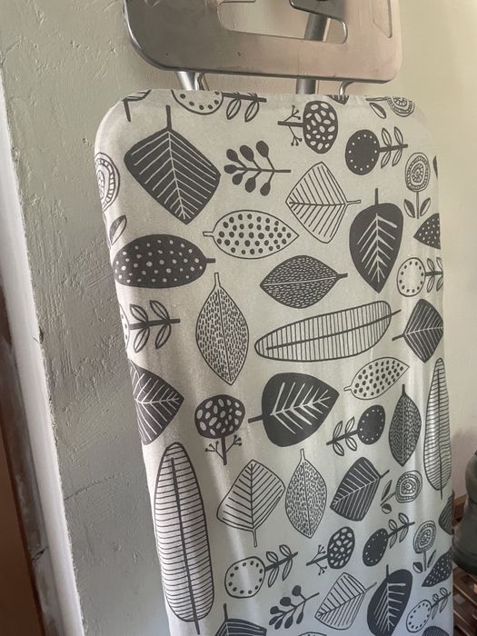 Deska do prasowania z gniazdkiem