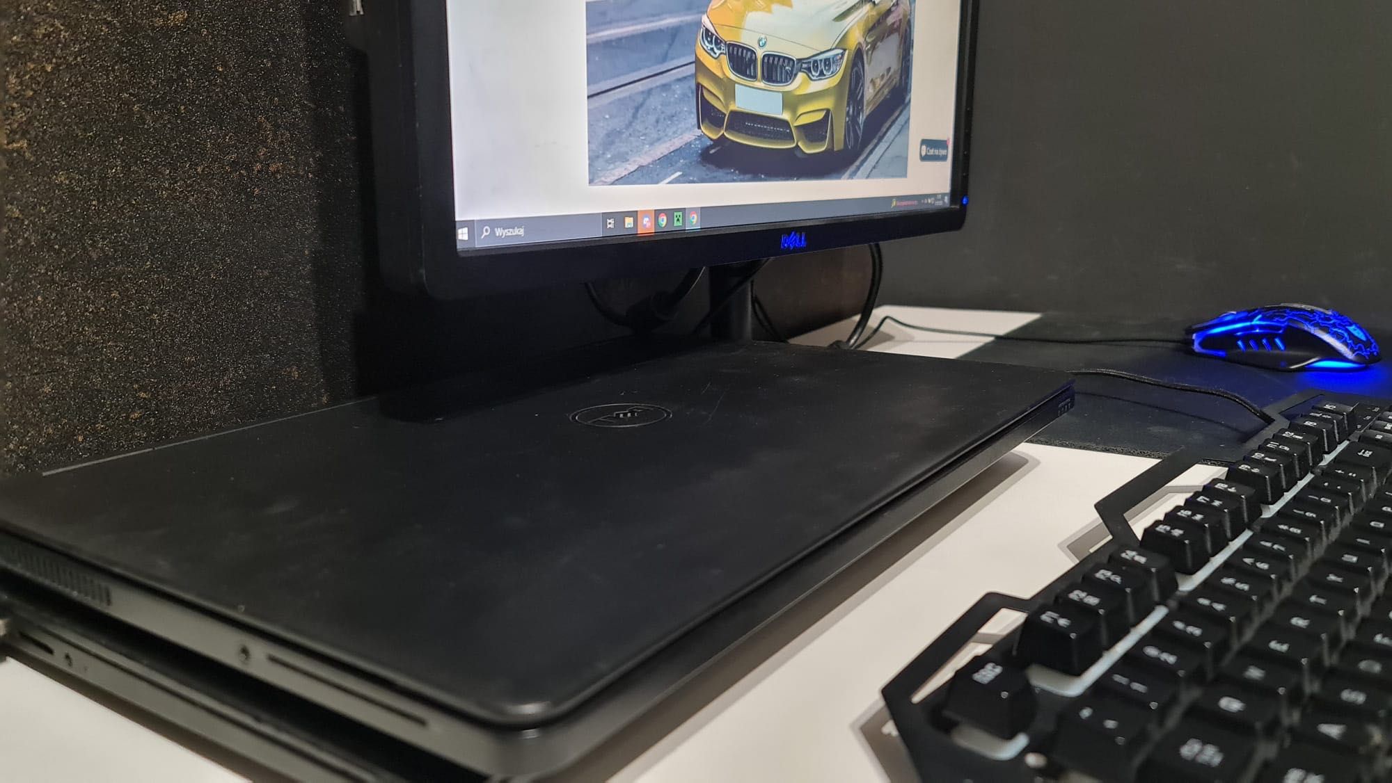 Laptop Dell Latitude E5550 i5 z zew. Monitorem Dell