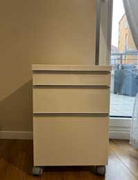 Biała szafka pod biurko Ikea Besta Burs