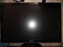 Монитор LG Flatron W1942ST б/у. Рабочий. + кабеля.