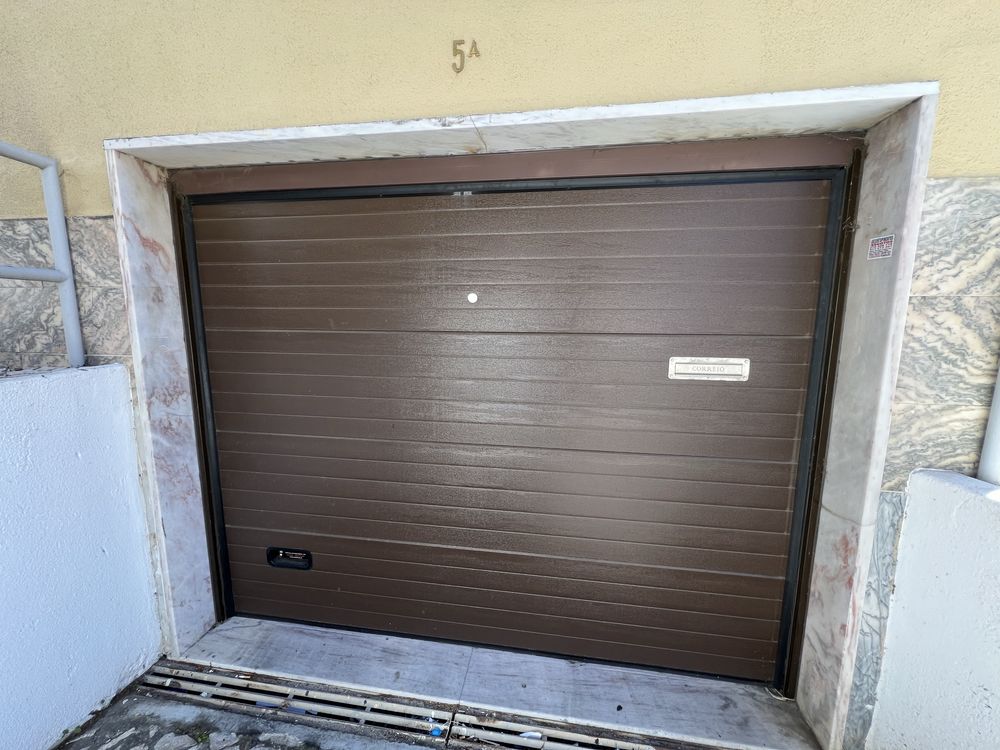 Garagem - Agualva - Rua Luís Sambo Nº5