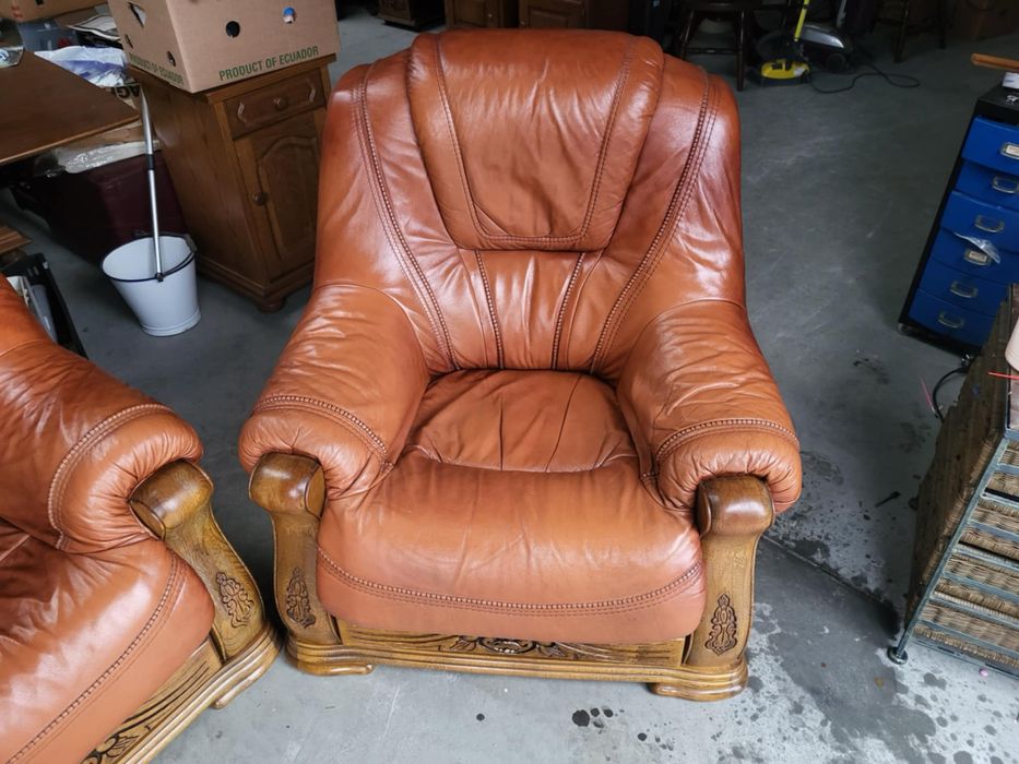 Wypoczynek ze skóry na dębowym stelażu z szufladami 3+1+1