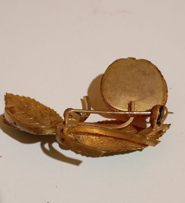 Винтажная брошь янтарь