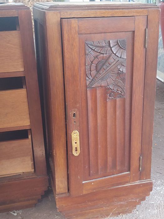 Mesinhas de cabeceira antigas