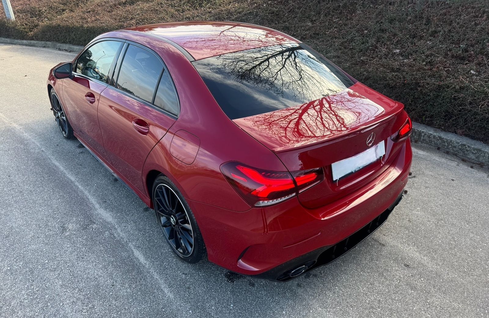 Mercedes-Benz a250e AMG
