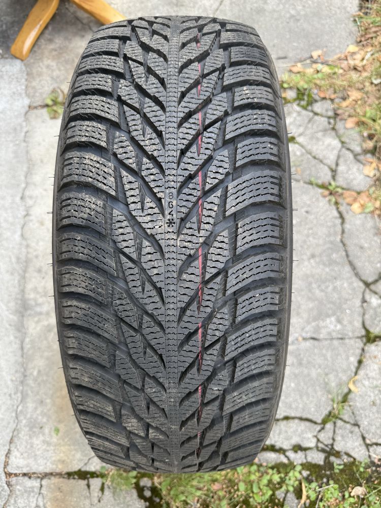 215/60R16 Nokian hakkapeliitta R3