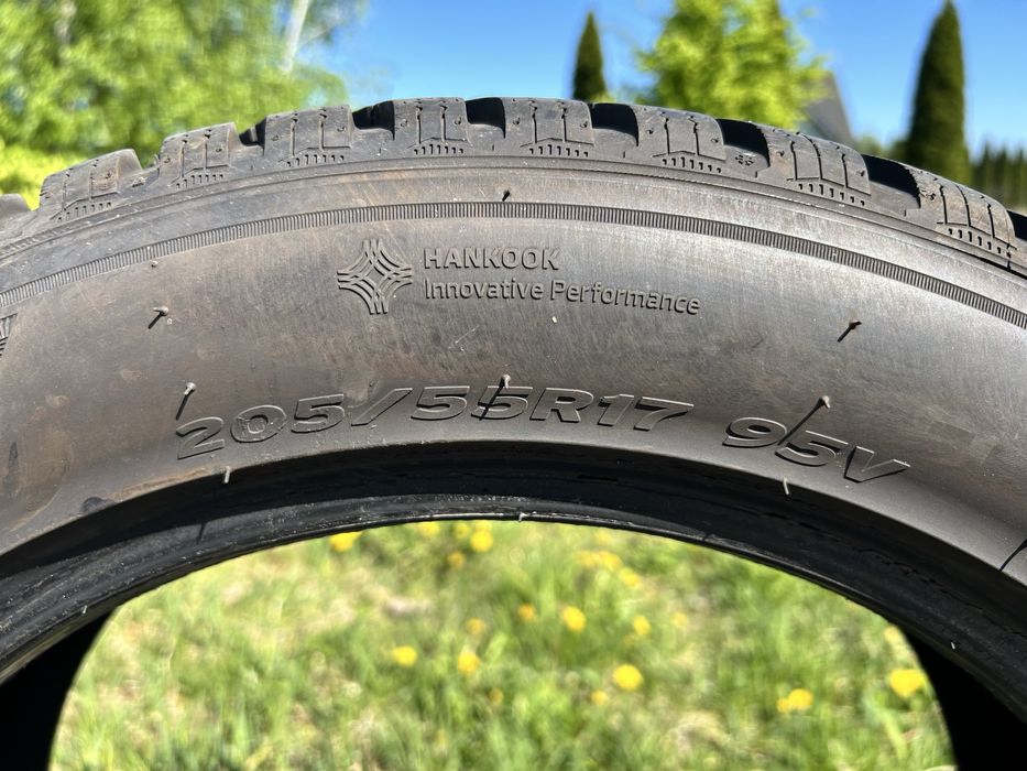 Opony zimowe Hankook winter i cept RS3 95V XL 205/55/17