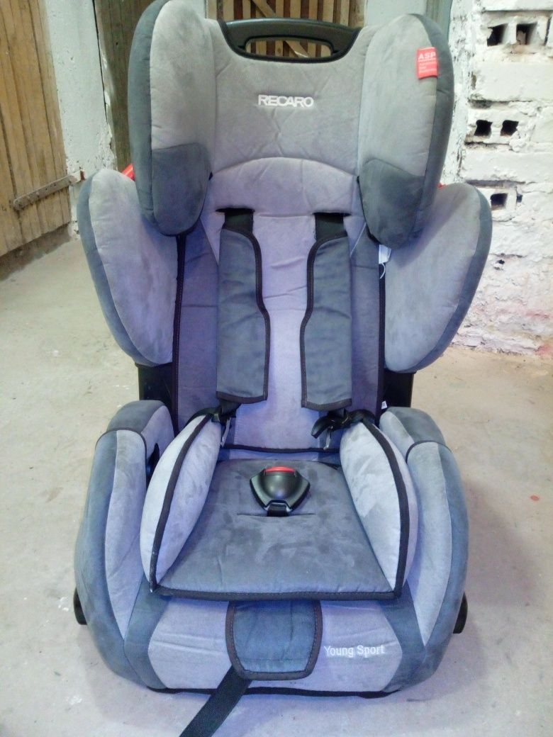 Fotelik Recaro Young Sport Hero 9-36 kg