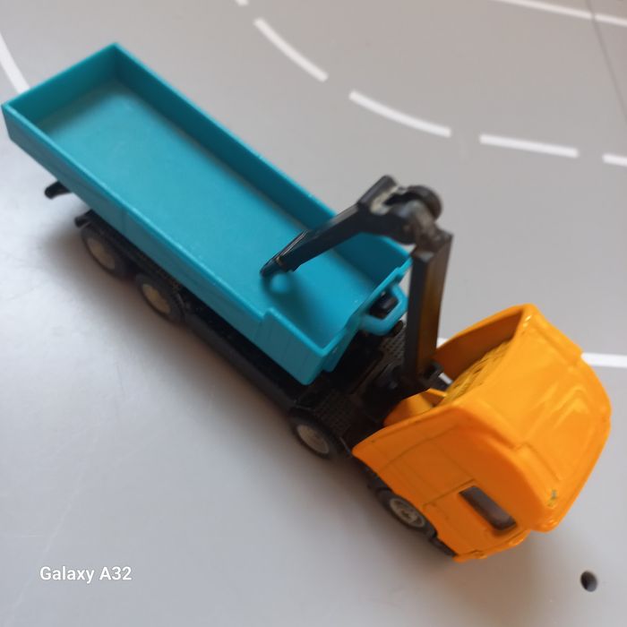 Siku Ciężarówka volvo z kontenerem