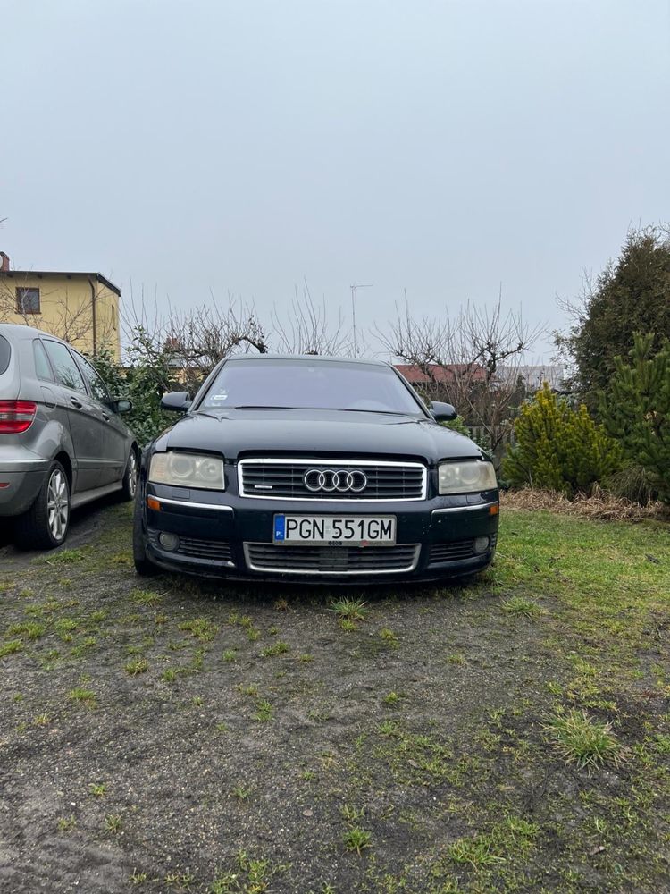 Audi A8 uszkodzone