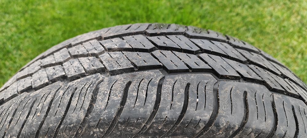 Opona Gripmax SureGrip 215/65/16 C (1 szt.)