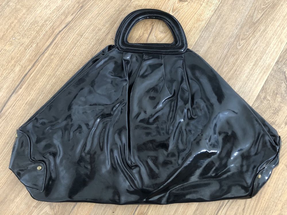 Torebka damska czarna duża shopper bag lakierowana do ręki