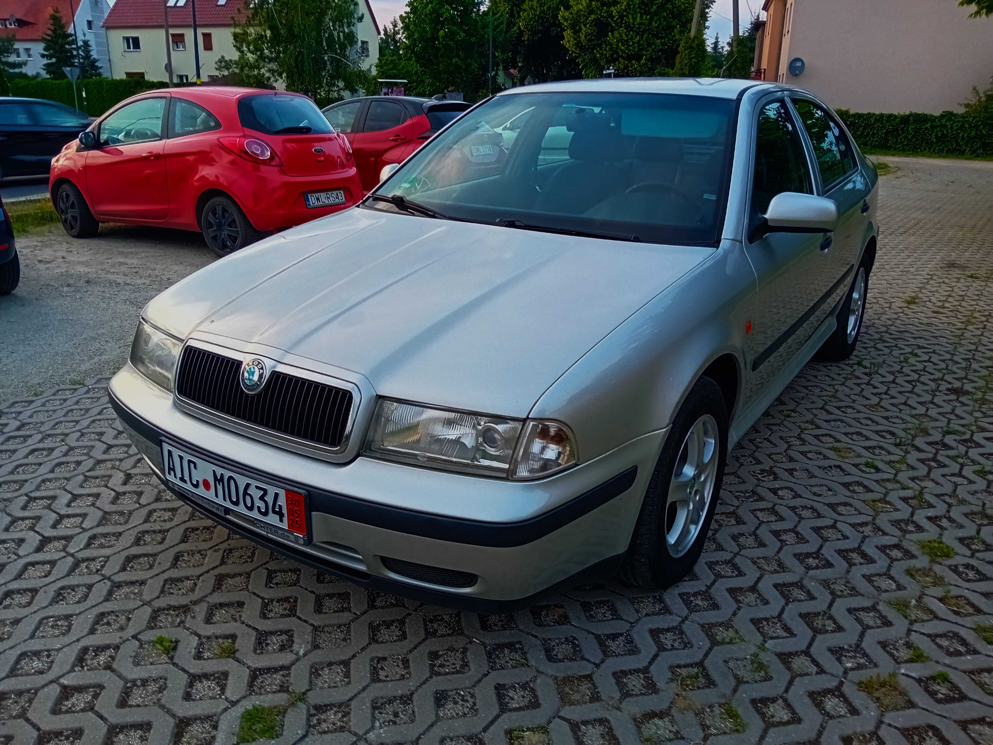 Świetna Oktawia 2.0 z DE klima serwis