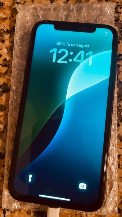 iPhone 11 em bom estado