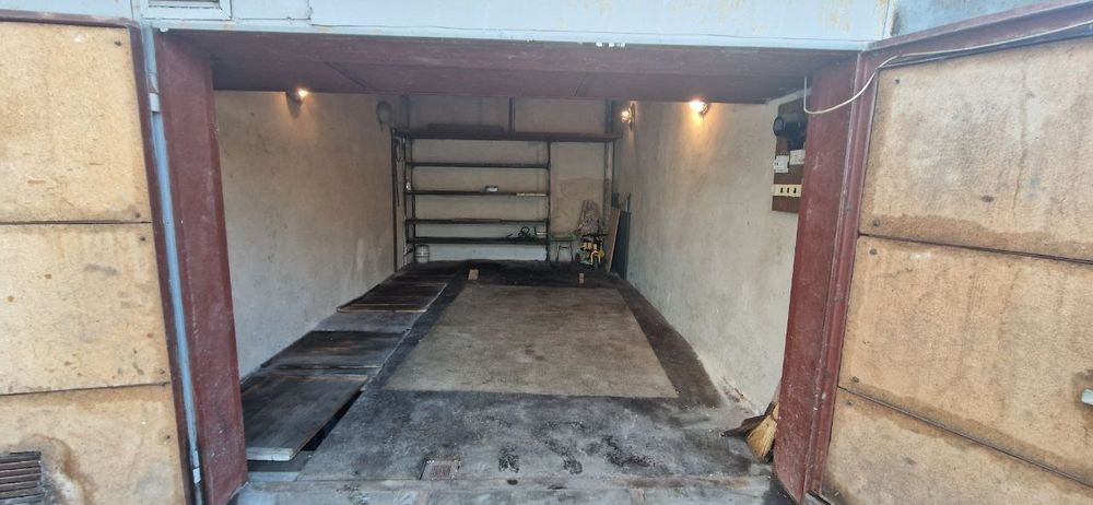 Продам кирпичный гараж в кооп.стоянке "Будівельник" Холодная Гора